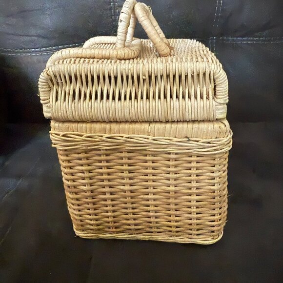 Vintage Woven Rattan Mini Basket With Handle - Picture 5 of 6
